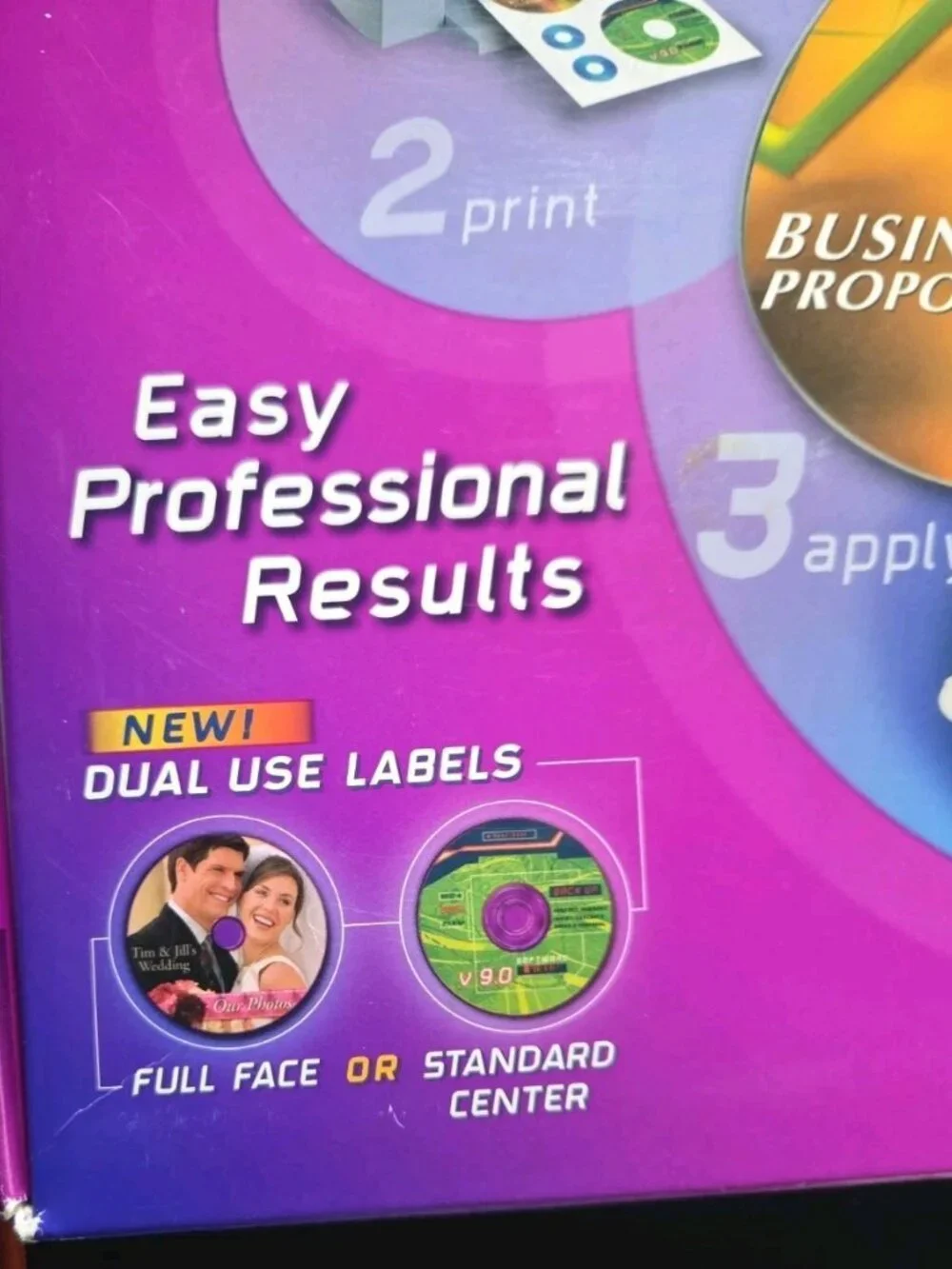 Avery CD Stomper Professional Edition 2004 PC/Mac Compatible 600 labels Kit
